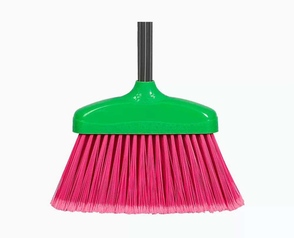 Vassoura de nylon Faceira com capa plástica